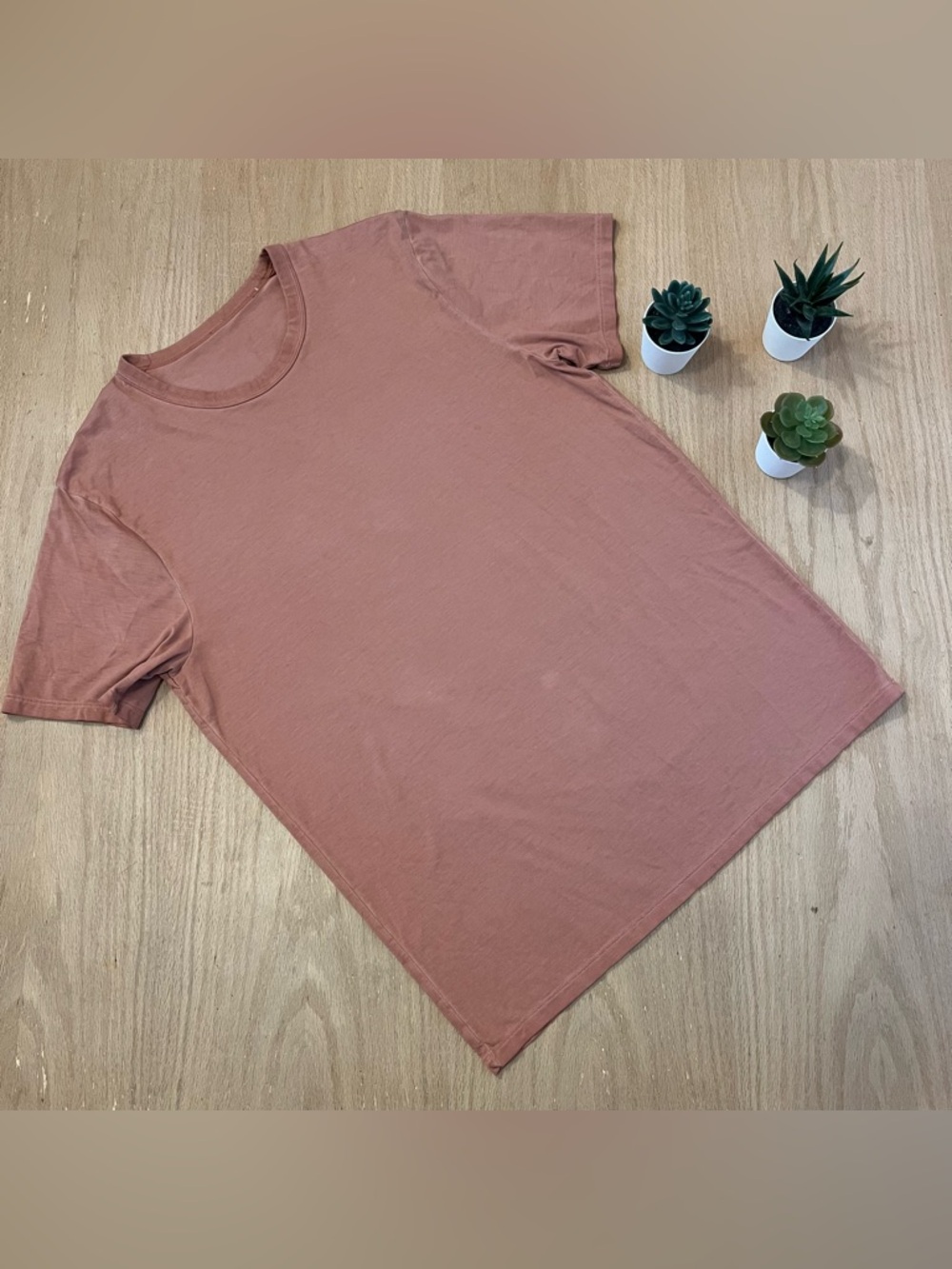 Lululemon Men’s Tshirt size medium